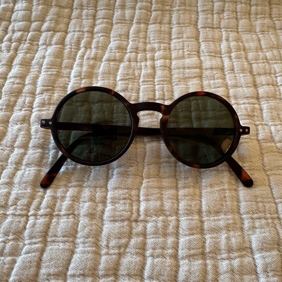Vintage Round Tortoiseshell Sunglasses - Picture 1 of 5
